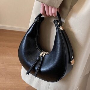 Soft Leather Dumpling Bag,-Shaped Bag,Shoulder Bag Elegant black purse